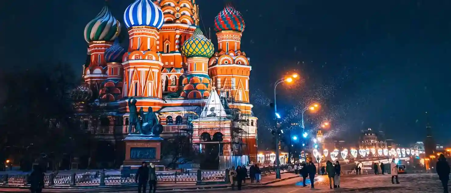 سنت پترزبورگ 4 شب  + مسکو 3 شب